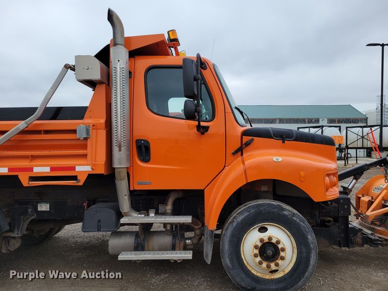 image for item DM8200 2005 Freightliner Business Class M2  dump truck