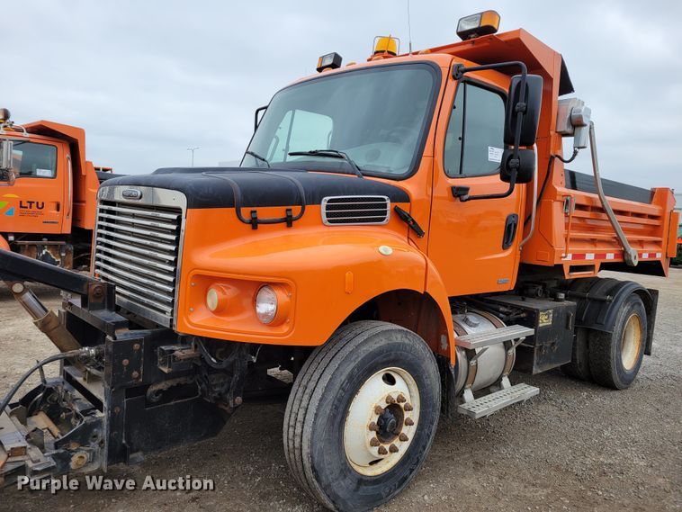 image for item DM8200 2005 Freightliner Business Class M2  dump truck