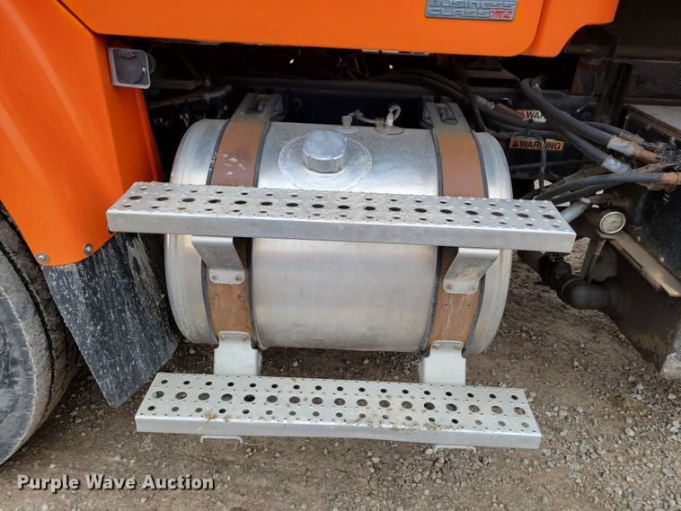 image for item DM8200 2005 Freightliner Business Class M2  dump truck