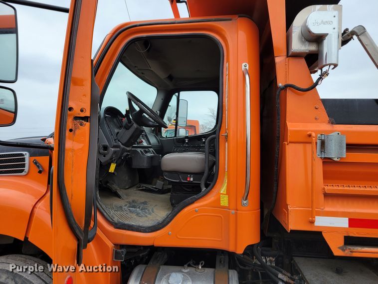 image for item DM8200 2005 Freightliner Business Class M2  dump truck