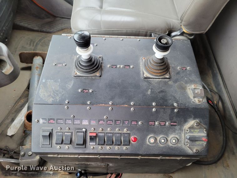 image for item DM8200 2005 Freightliner Business Class M2  dump truck