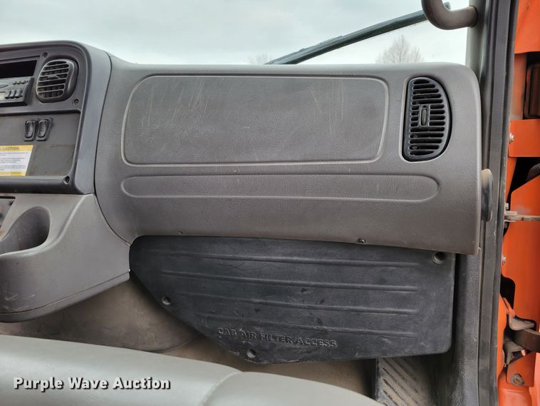 image for item DM8200 2005 Freightliner Business Class M2  dump truck