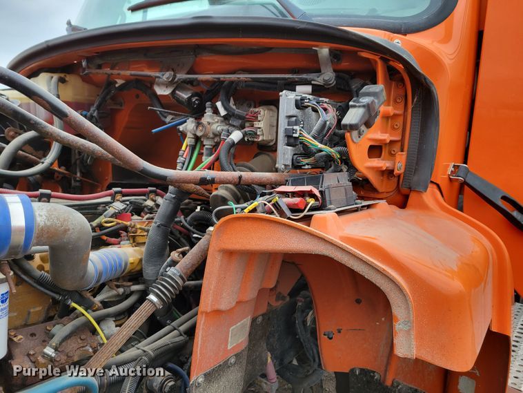 image for item DM8200 2005 Freightliner Business Class M2  dump truck