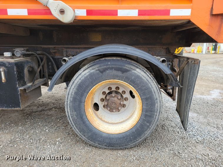 image for item DM8200 2005 Freightliner Business Class M2  dump truck