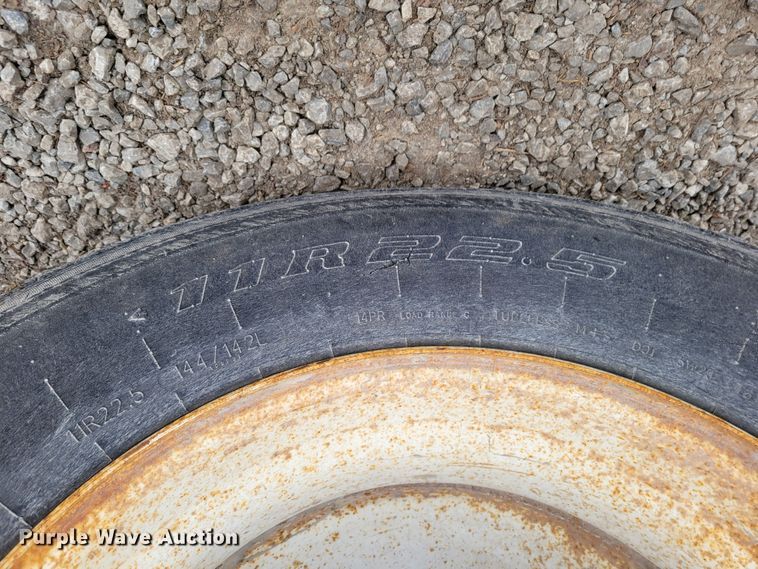 image for item DM8200 2005 Freightliner Business Class M2  dump truck