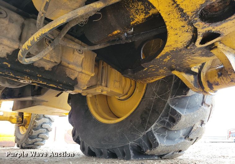 image for item DM8202 2004 John Deere 410G  backhoe