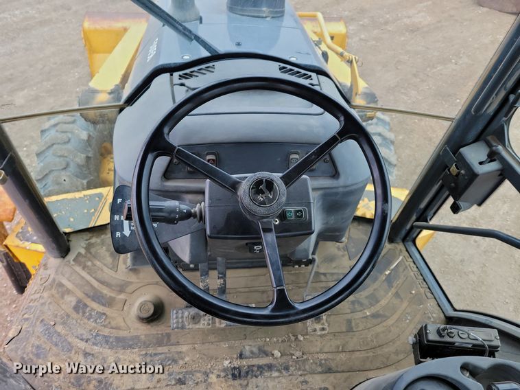 image for item DM8202 2004 John Deere 410G  backhoe