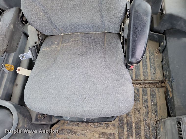 image for item DM8202 2004 John Deere 410G  backhoe