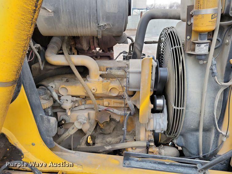 image for item DM8202 2004 John Deere 410G  backhoe