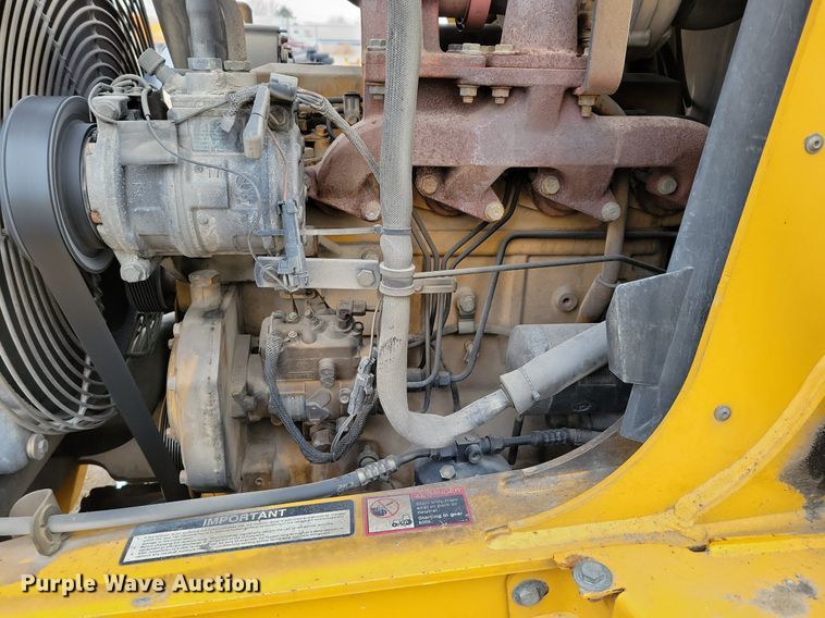 image for item DM8202 2004 John Deere 410G  backhoe