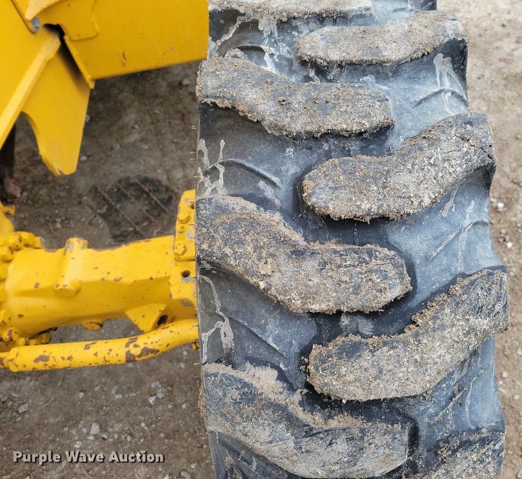 image for item DM8202 2004 John Deere 410G  backhoe