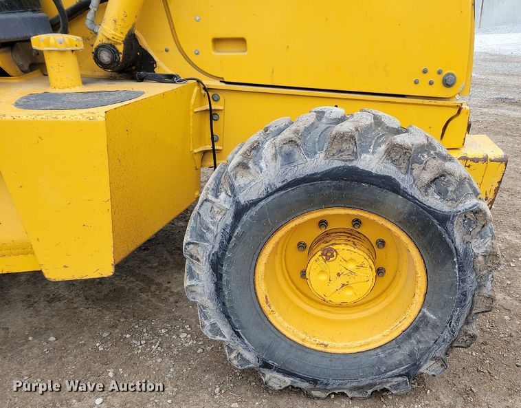 image for item DM8202 2004 John Deere 410G  backhoe