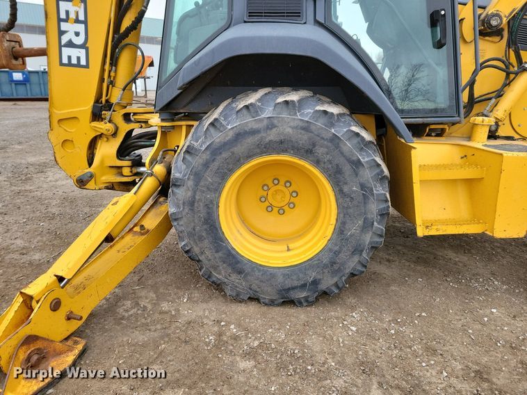 image for item DM8202 2004 John Deere 410G  backhoe