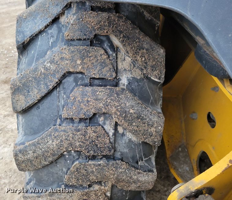 image for item DM8202 2004 John Deere 410G  backhoe