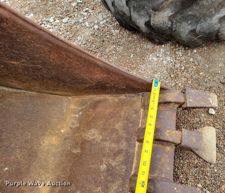 image for item DM8202 2004 John Deere 410G  backhoe