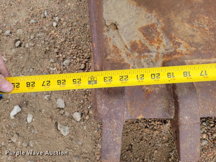 image for item DM8202 2004 John Deere 410G  backhoe