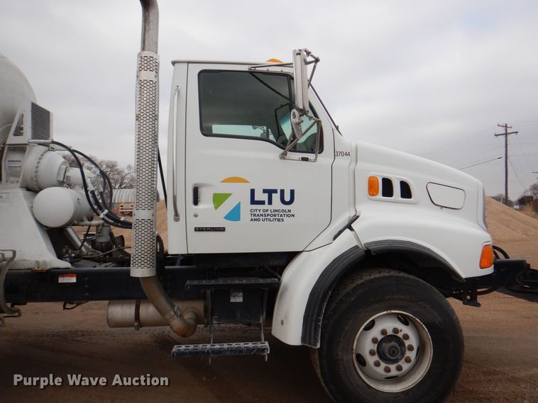 image for item DM8205 2003 Sterling LT8500  ready mix truck