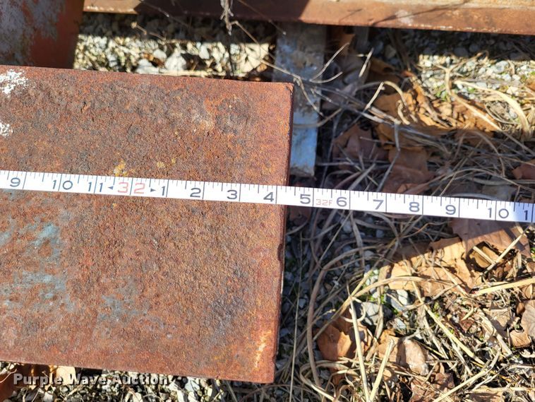 image for item DO3558 (4) I-beams