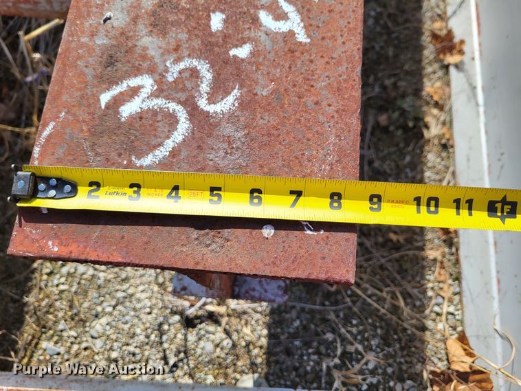 image for item DO3558 (4) I-beams