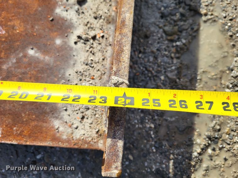 image for item DO3560 (3) I-beams