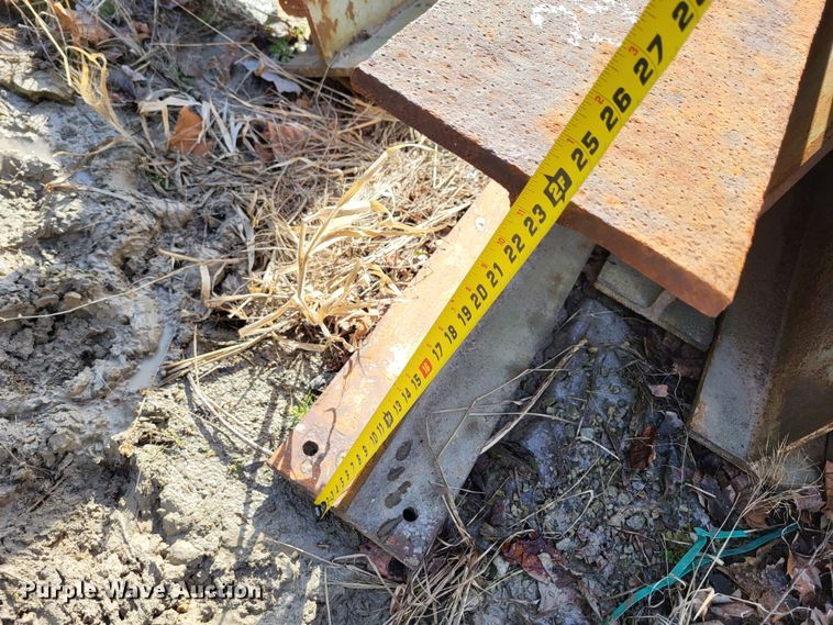 image for item DO3561 (4) I-beams