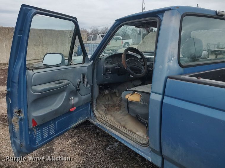 image for item DO3735 1993 Ford F150  pickup truck