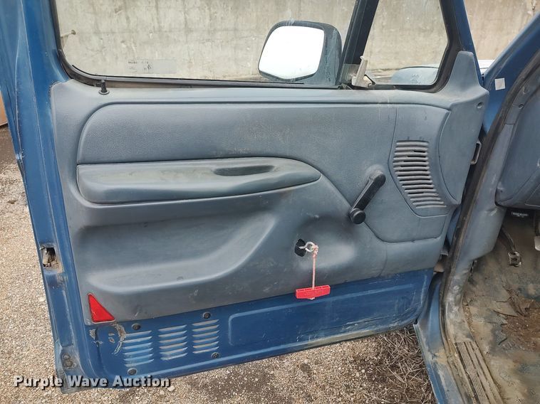 image for item DO3735 1993 Ford F150  pickup truck