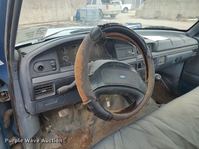 image for item DO3735 1993 Ford F150  pickup truck