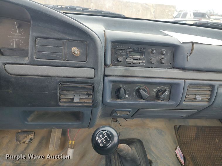 image for item DO3735 1993 Ford F150  pickup truck