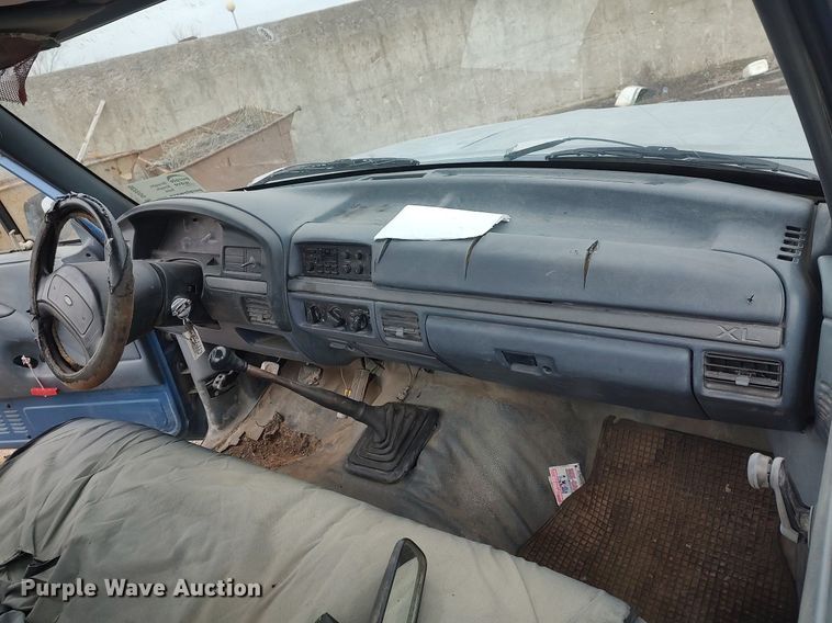 image for item DO3735 1993 Ford F150  pickup truck