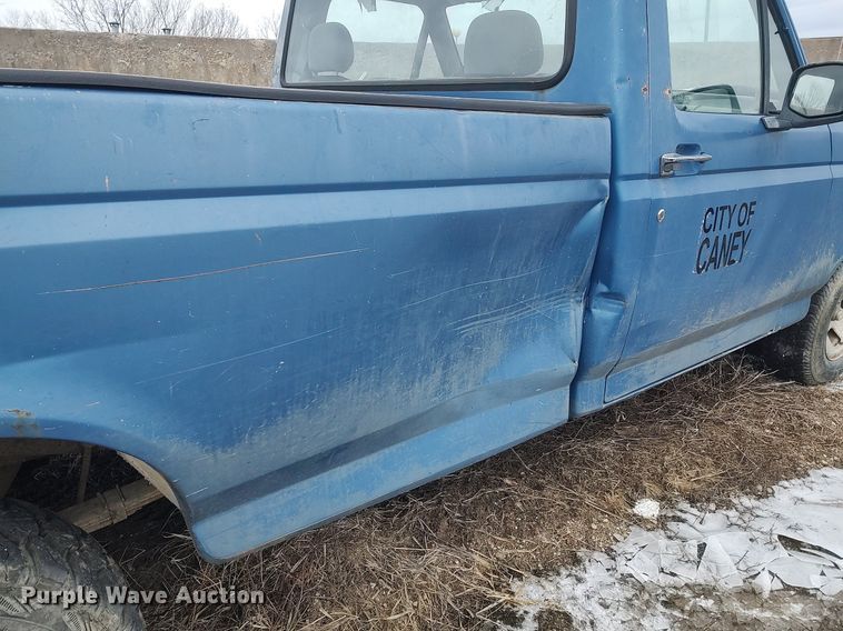 image for item DO3735 1993 Ford F150  pickup truck