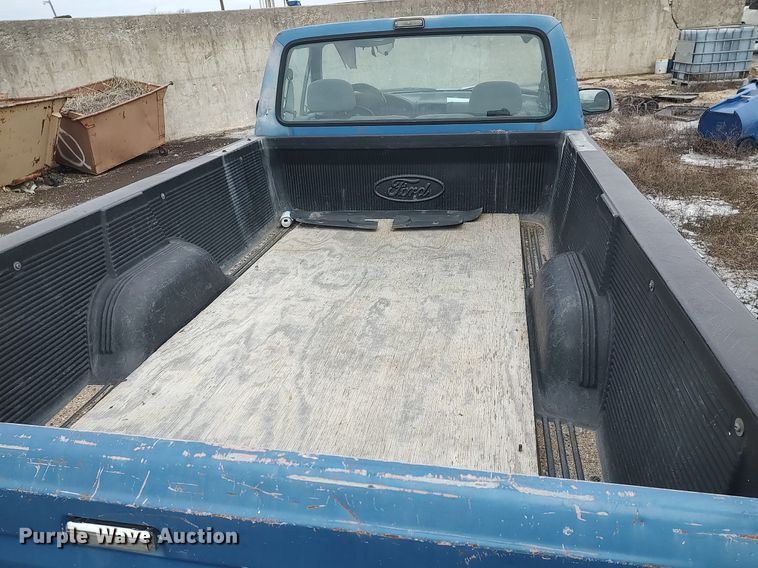 image for item DO3735 1993 Ford F150  pickup truck