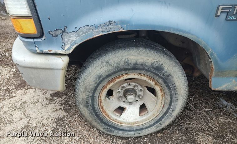 image for item DO3735 1993 Ford F150  pickup truck