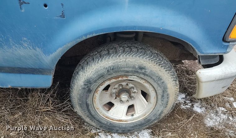 image for item DO3735 1993 Ford F150  pickup truck