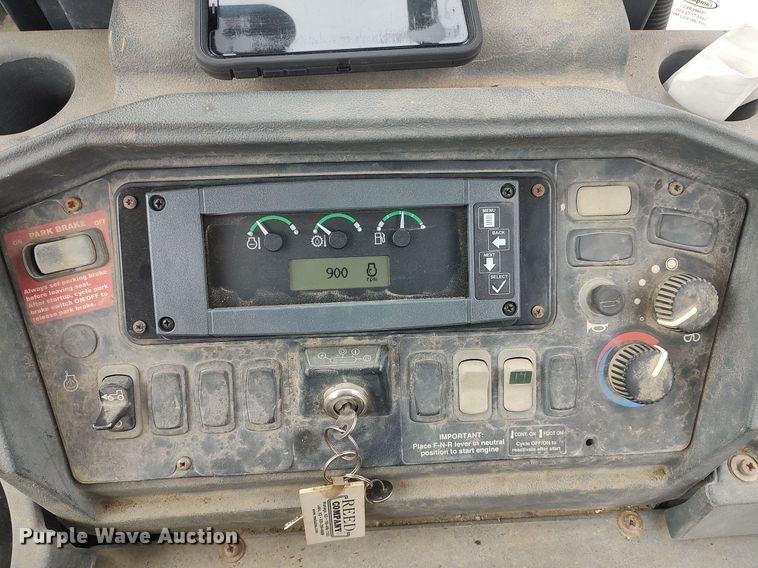 image for item DO3736 2006 John Deere 310G  backhoe