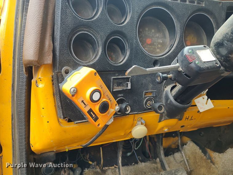 image for item DO3781 1978 Chevrolet C65  dump truck