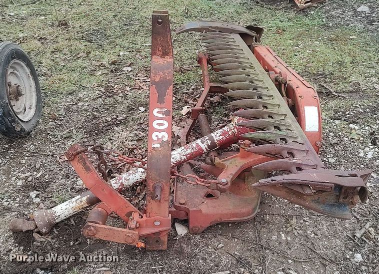 image for item DO3783 International 1300  sickle mower