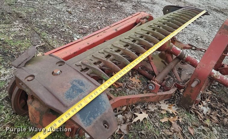 image for item DO3783 International 1300  sickle mower