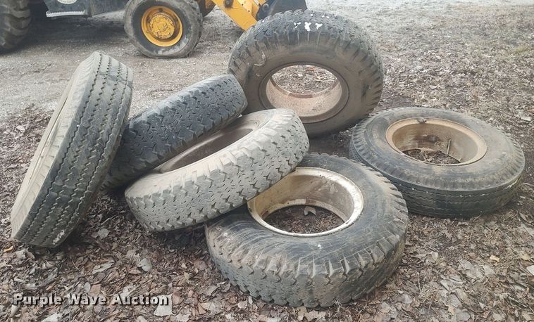 image for item DO3786 (6) 9.00-20 tires and wheels