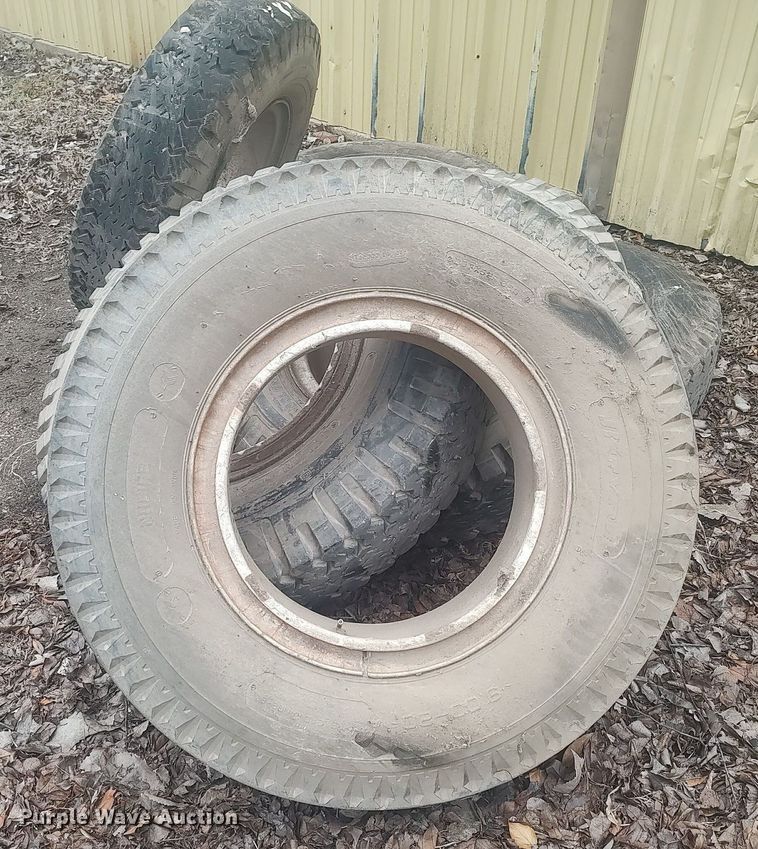 image for item DO3786 (6) 9.00-20 tires and wheels