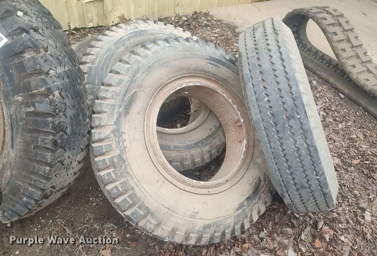 image for item DO3786 (6) 9.00-20 tires and wheels