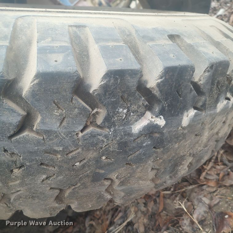 image for item DO3786 (6) 9.00-20 tires and wheels