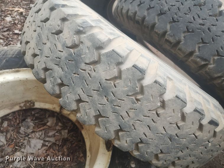 image for item DO3786 (6) 9.00-20 tires and wheels