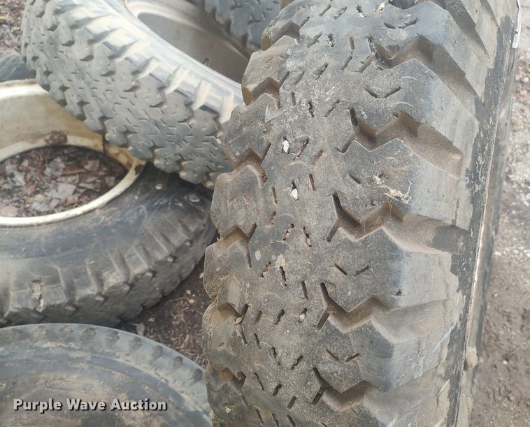 image for item DO3786 (6) 9.00-20 tires and wheels