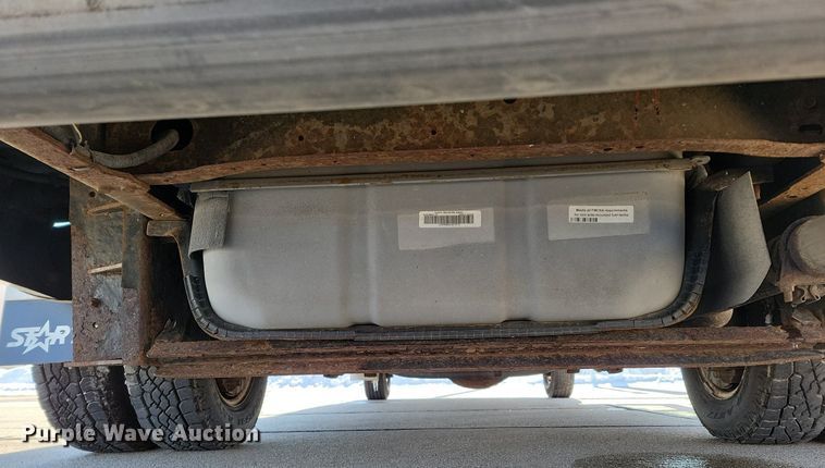 image for item DO4171 2010 Ford E450 Super Duty  shuttle bus