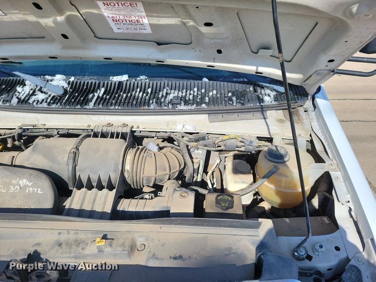 image for item DO4171 2010 Ford E450 Super Duty  shuttle bus