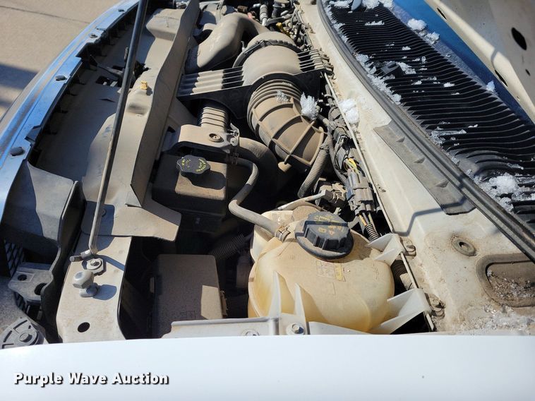 image for item DO4171 2010 Ford E450 Super Duty  shuttle bus