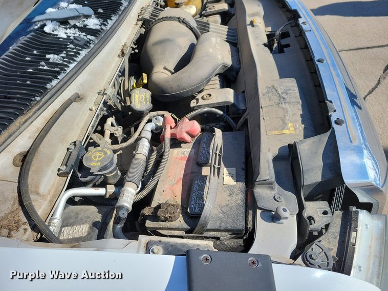 image for item DO4171 2010 Ford E450 Super Duty  shuttle bus