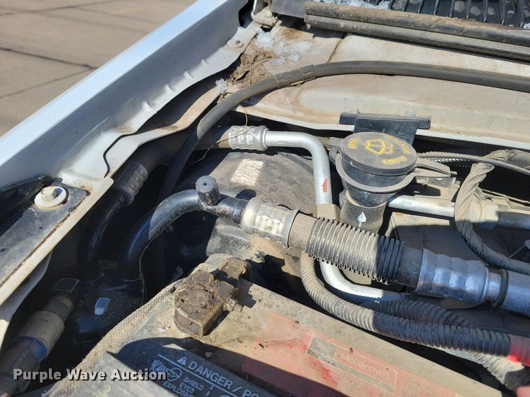 image for item DO4171 2010 Ford E450 Super Duty  shuttle bus