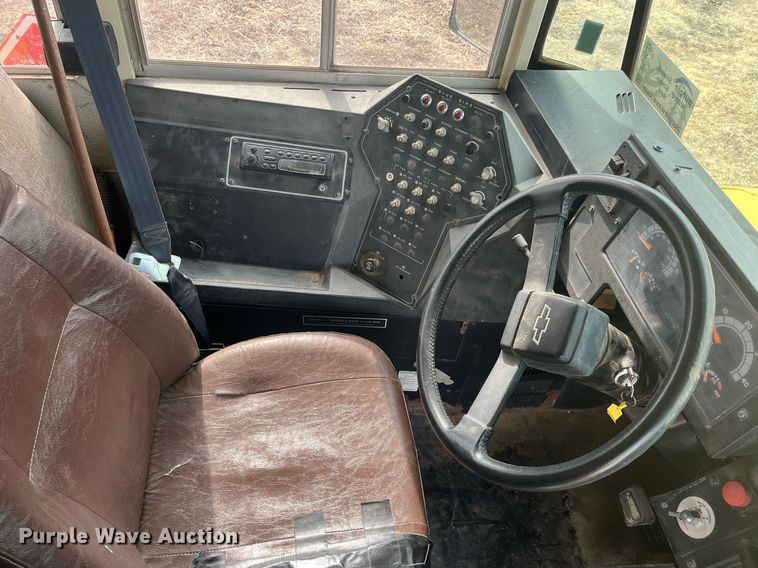 image for item DQ4032 1998 Blue Bird B7  school bus